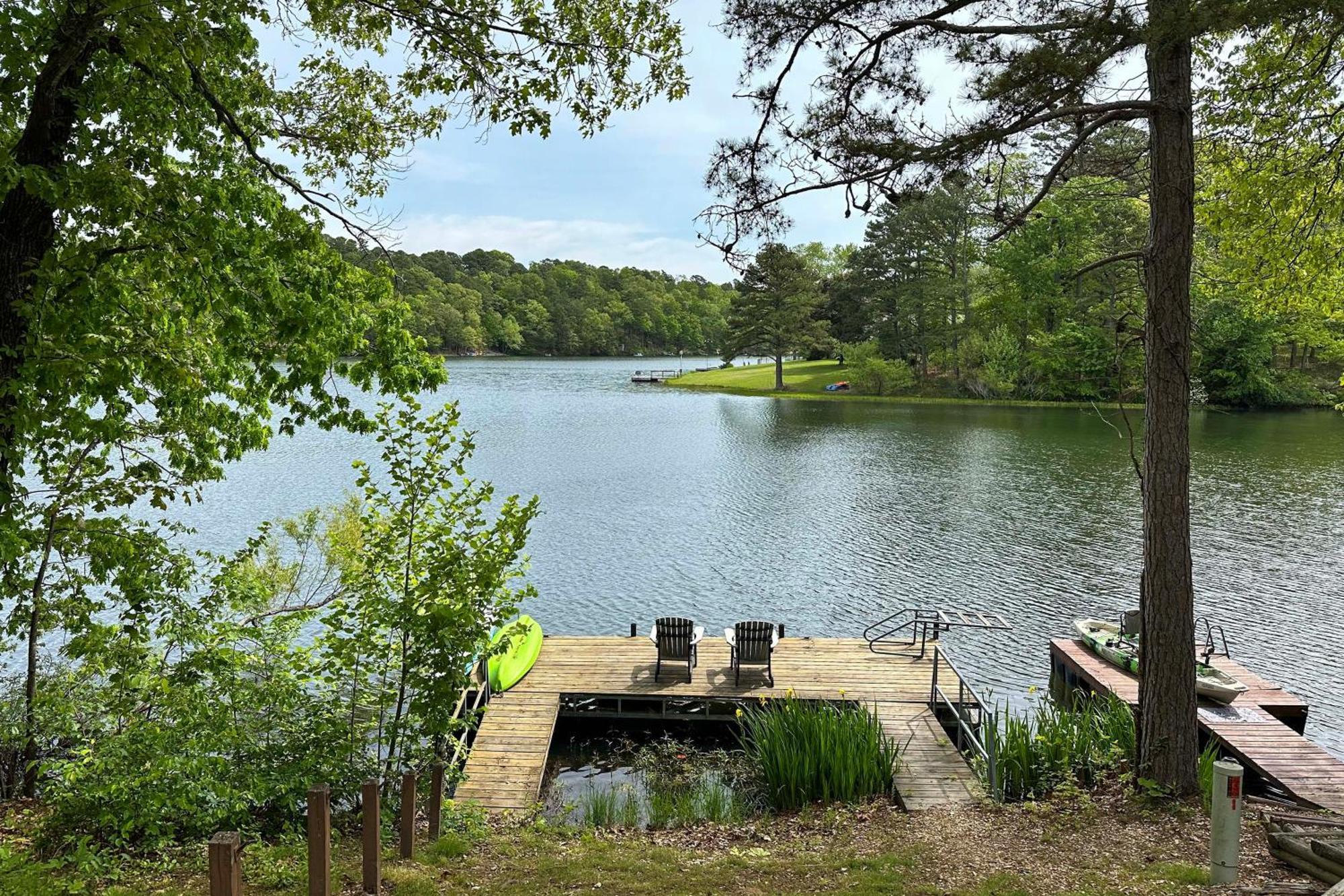 Renovated Lakefront Escape With Private Dock And Deck! بيلا فيستا المظهر الخارجي الصورة
